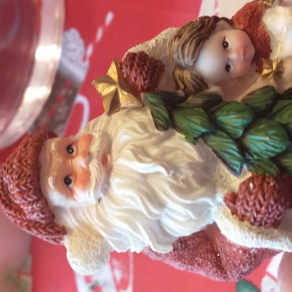 K's Collection Resin Santas - Set of 4 - Picture 9 of 13